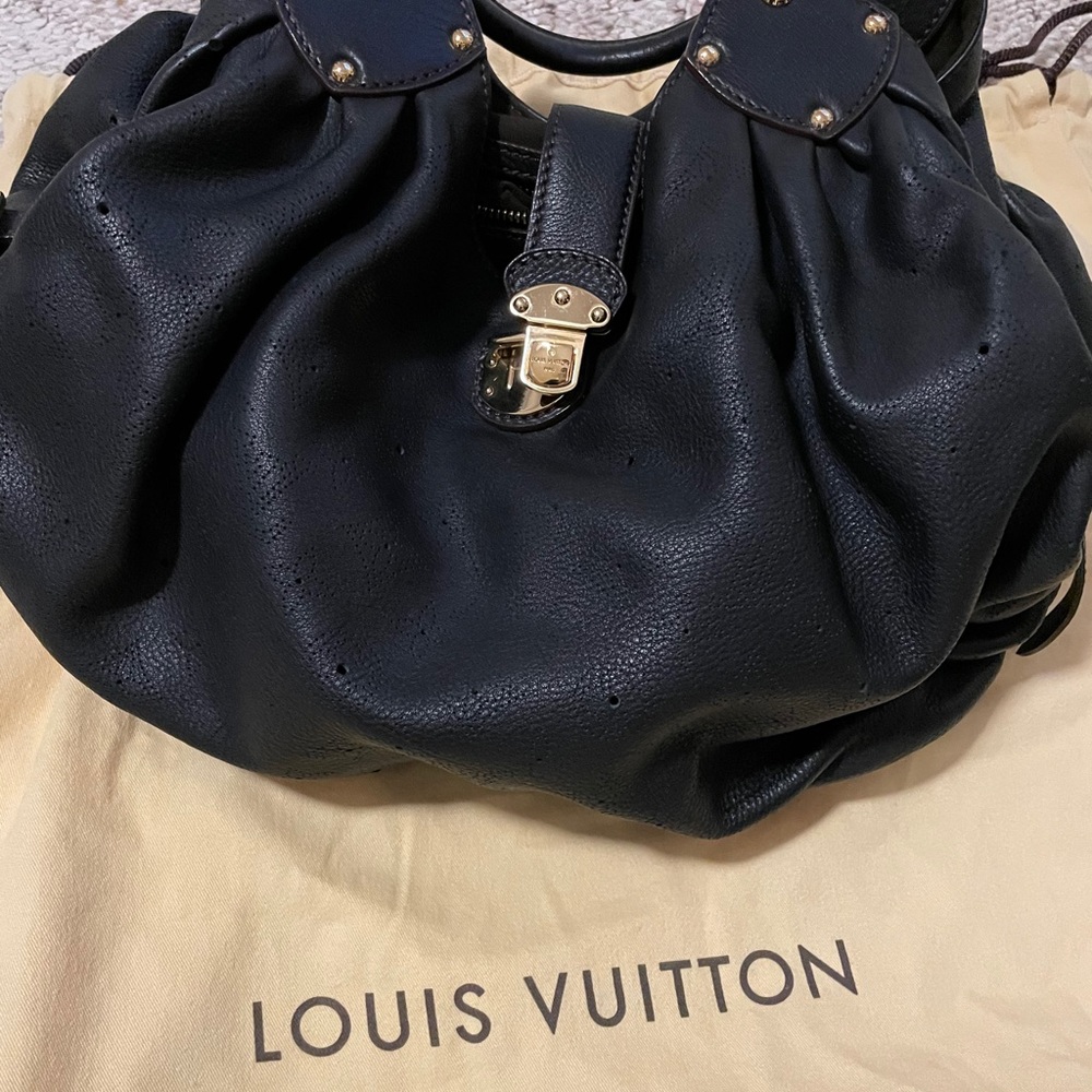 LOUIS VUITTON MAHINA L HOBO